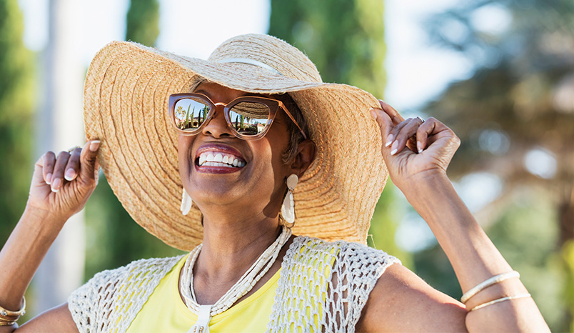 older-adult-sun-hat-sunglasses